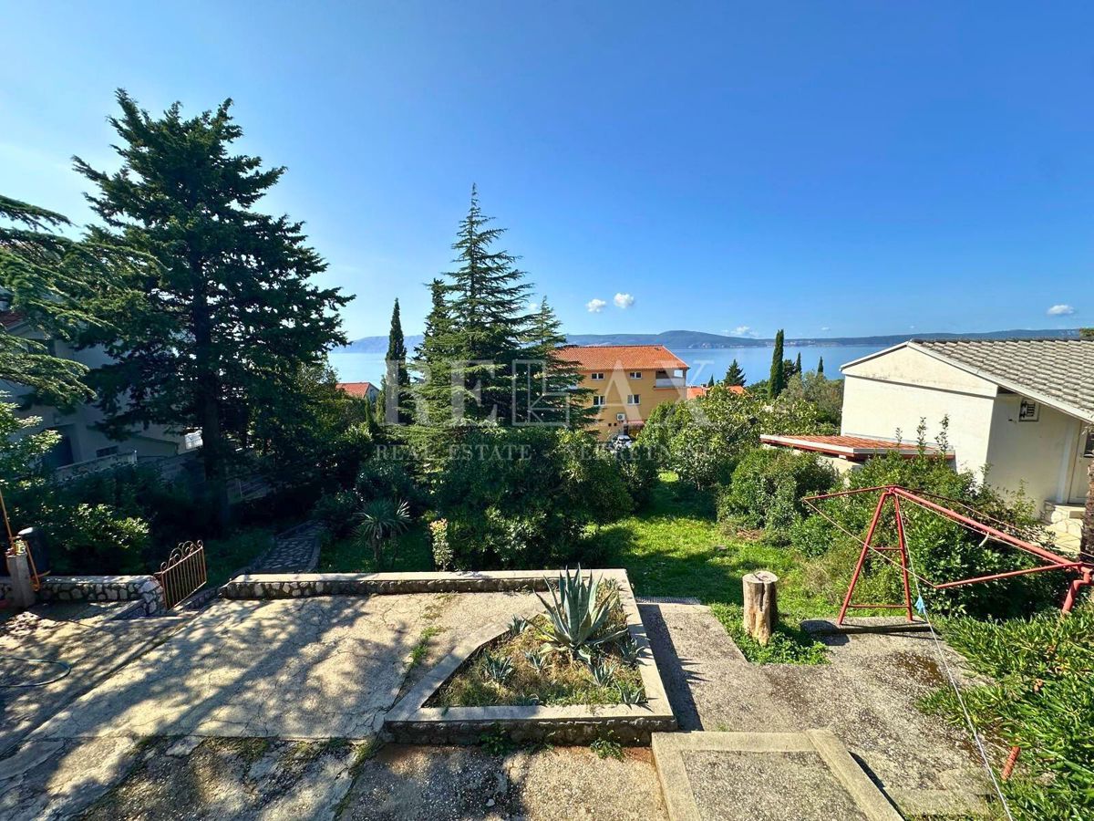 Novi Vinodolski - immobile in posizione privilegiata, seconda fila dal mare