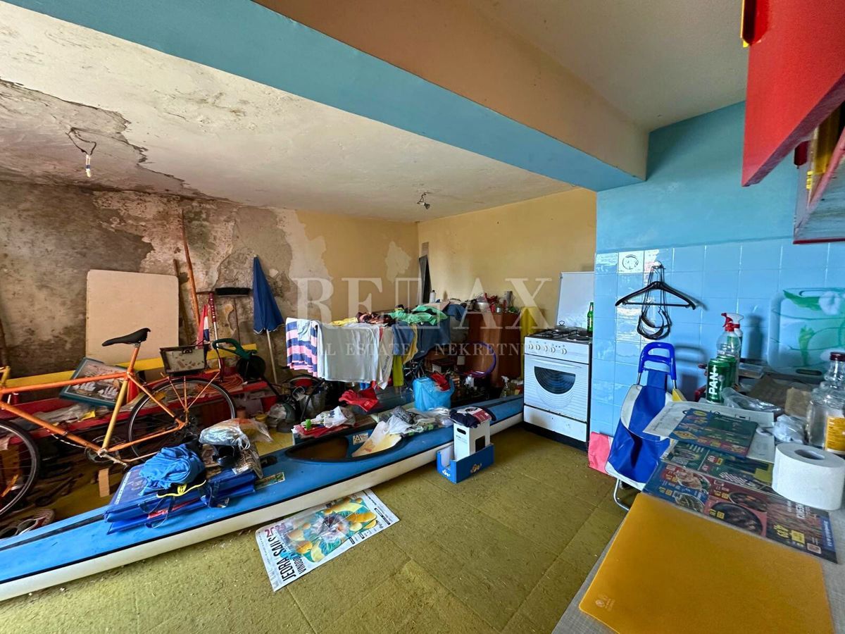 Novi Vinodolski - immobile in posizione privilegiata, seconda fila dal mare