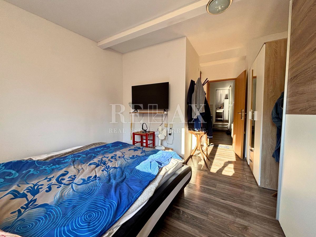 Rijeka, Mlaka - locale commerciale arredato con parte residenziale