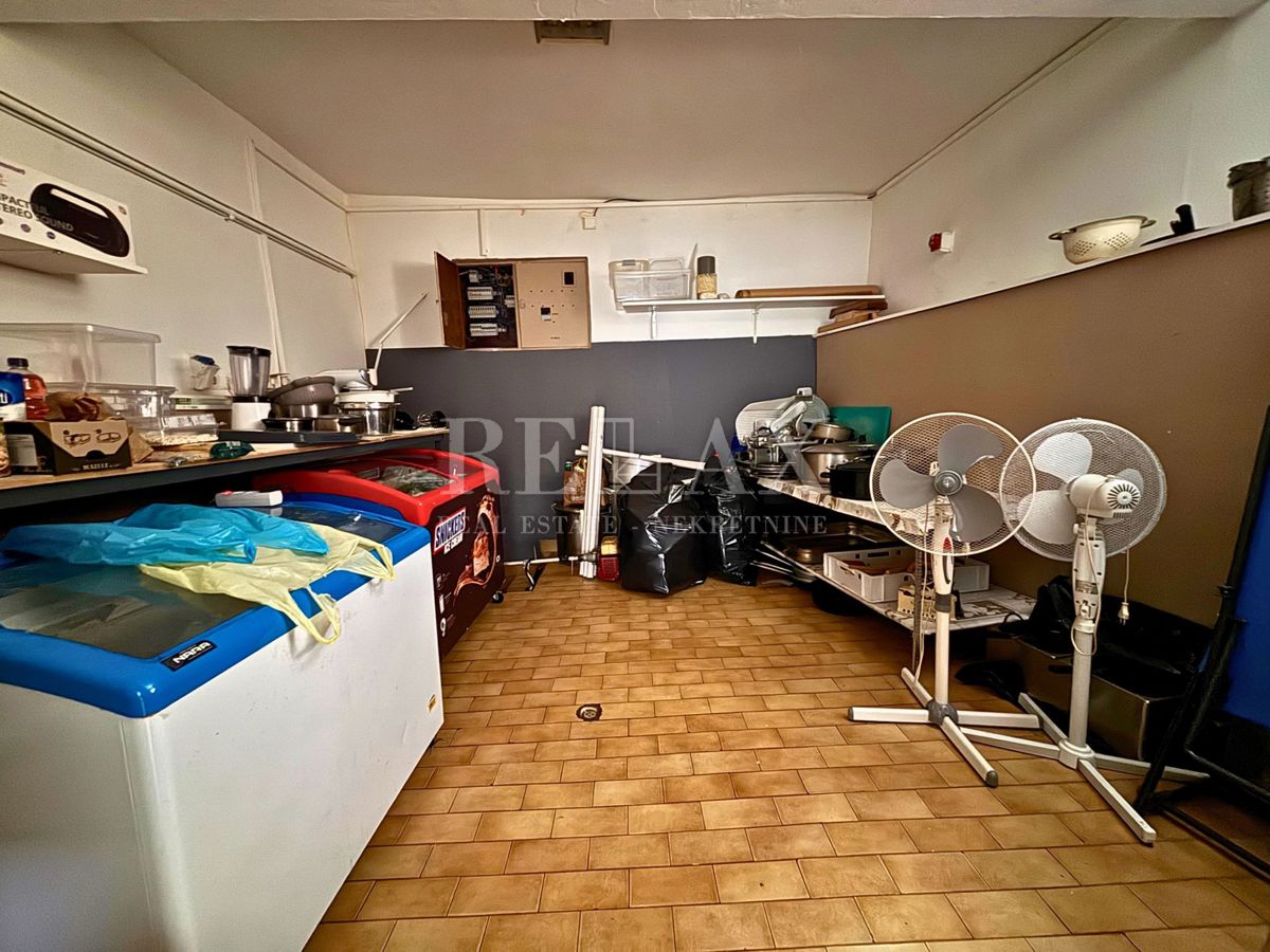 Rijeka, Mlaka - locale commerciale arredato con parte residenziale