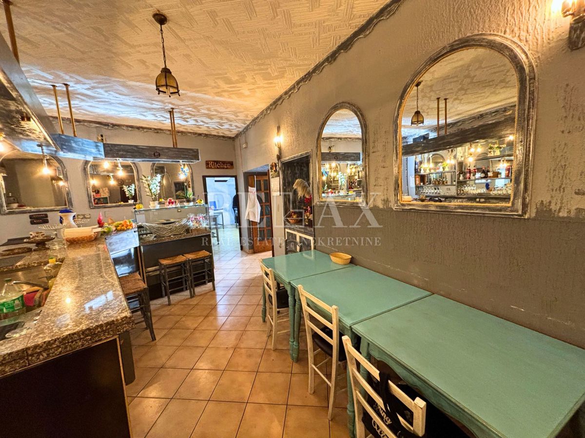 Rijeka, Mlaka - locale commerciale arredato con parte residenziale