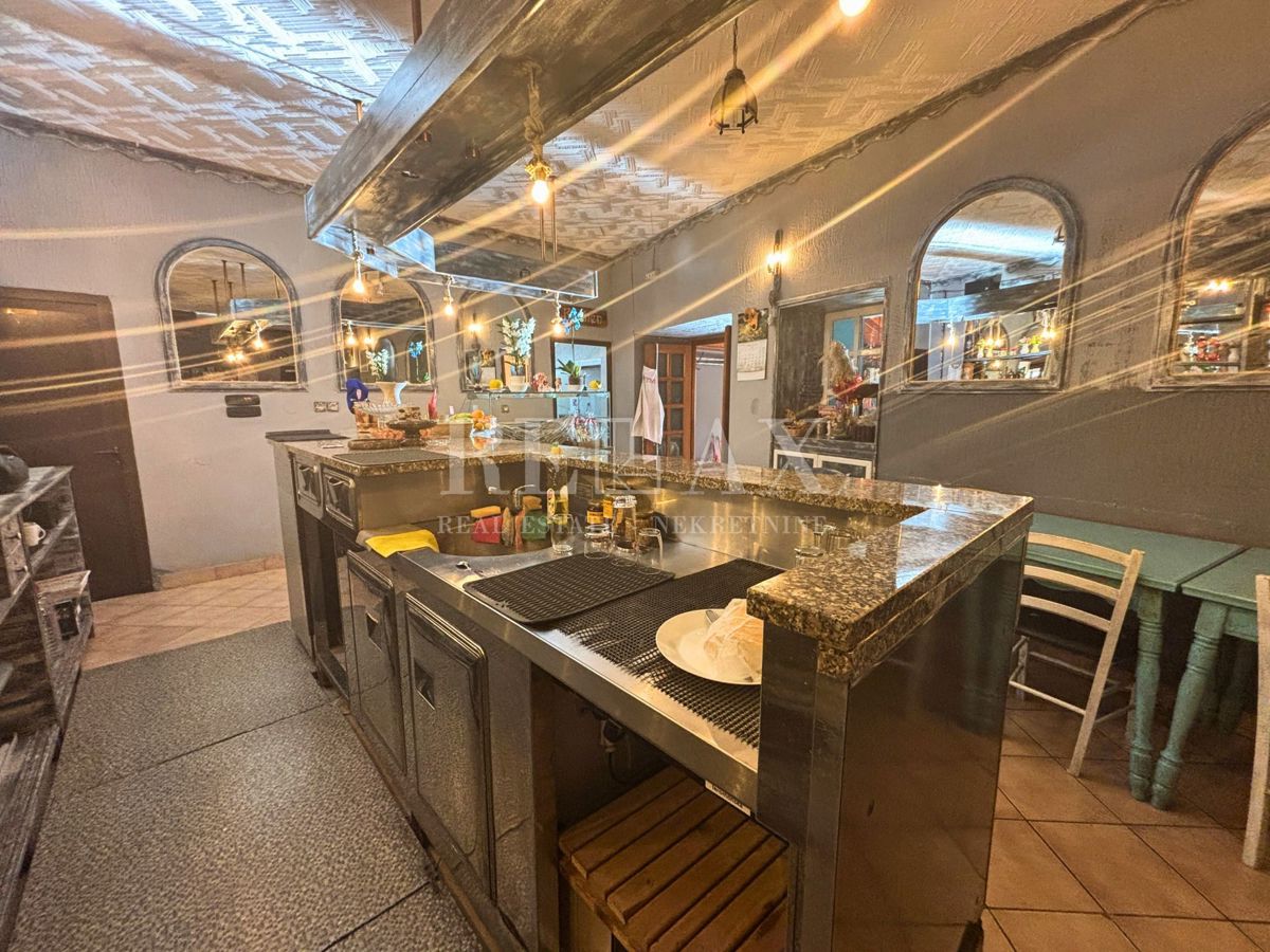 Rijeka, Mlaka - locale commerciale arredato con parte residenziale