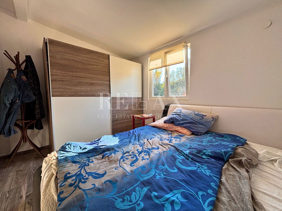 Rijeka, Mlaka - locale commerciale arredato con parte residenziale