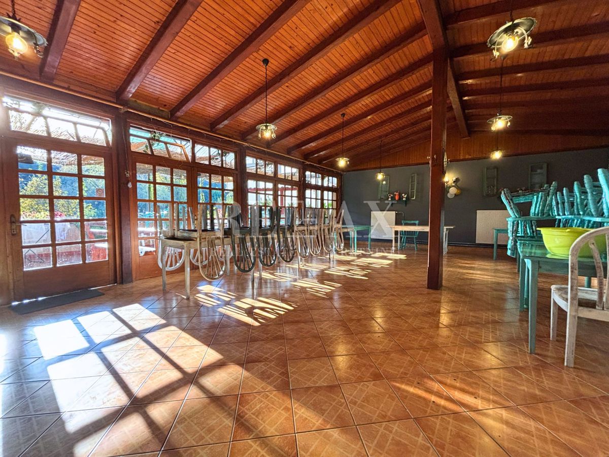 Rijeka, Mlaka - locale commerciale arredato con parte residenziale