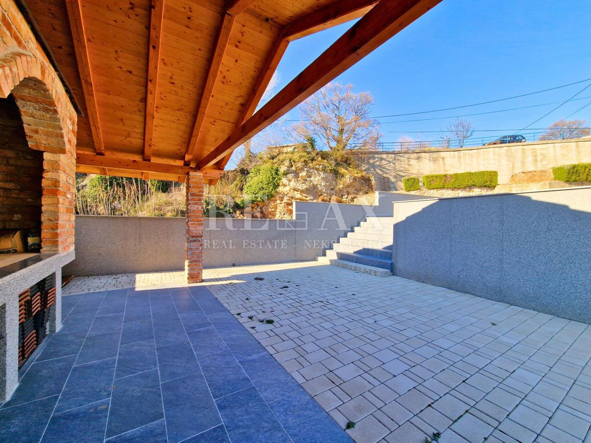 Bribir - casa in pietra con piscina e vista mare