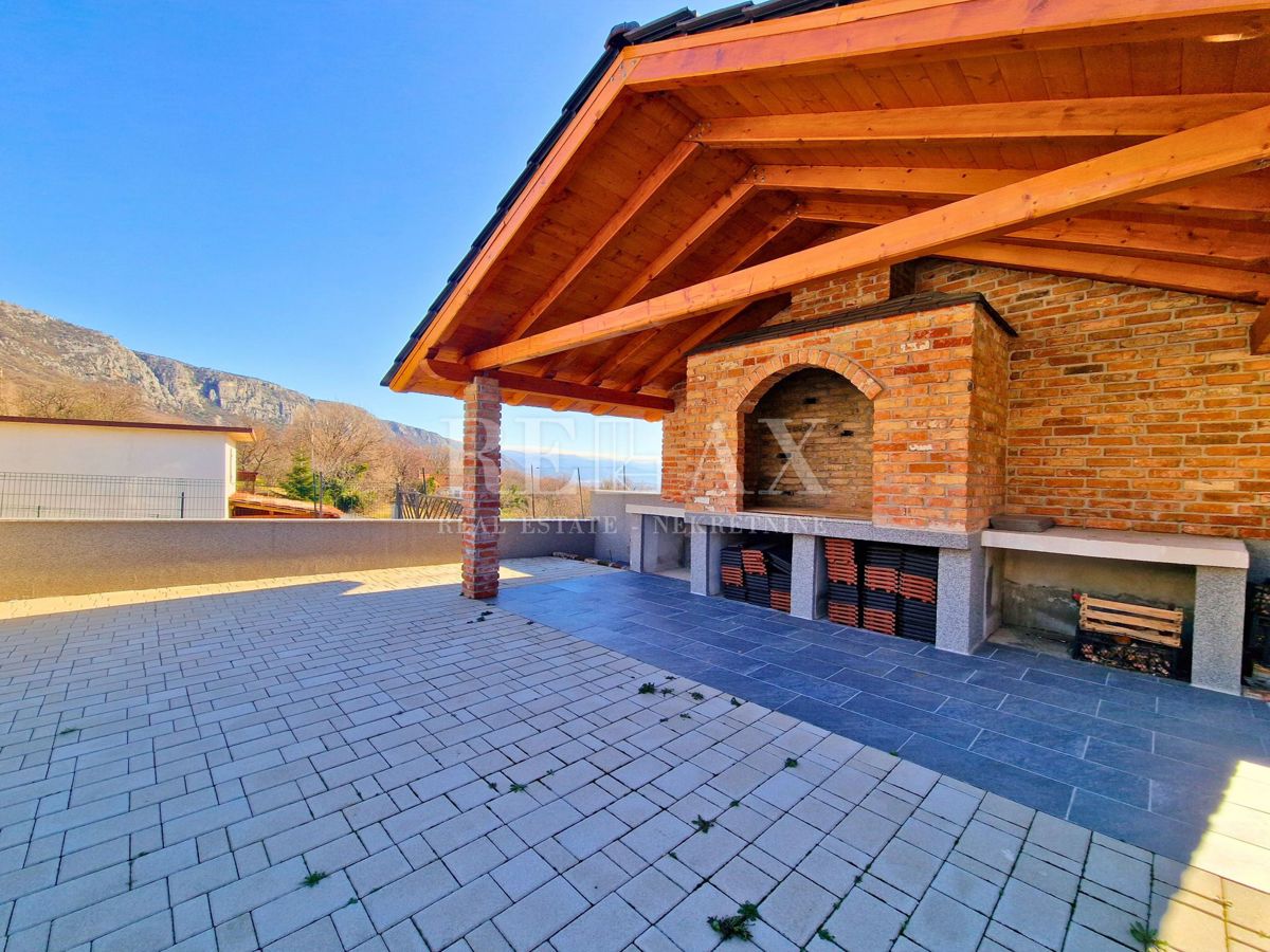 Bribir - casa in pietra con piscina e vista mare