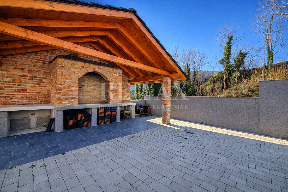 Bribir - casa in pietra con piscina e vista mare