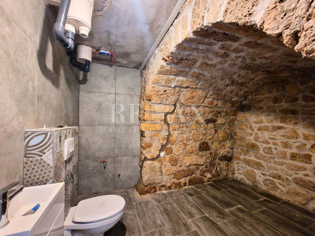 Bribir - casa in pietra con piscina e vista mare