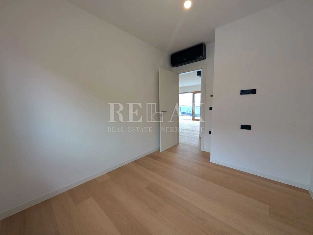 Rijeka, Kantrida - appartamento di lusso con 2 posti garage