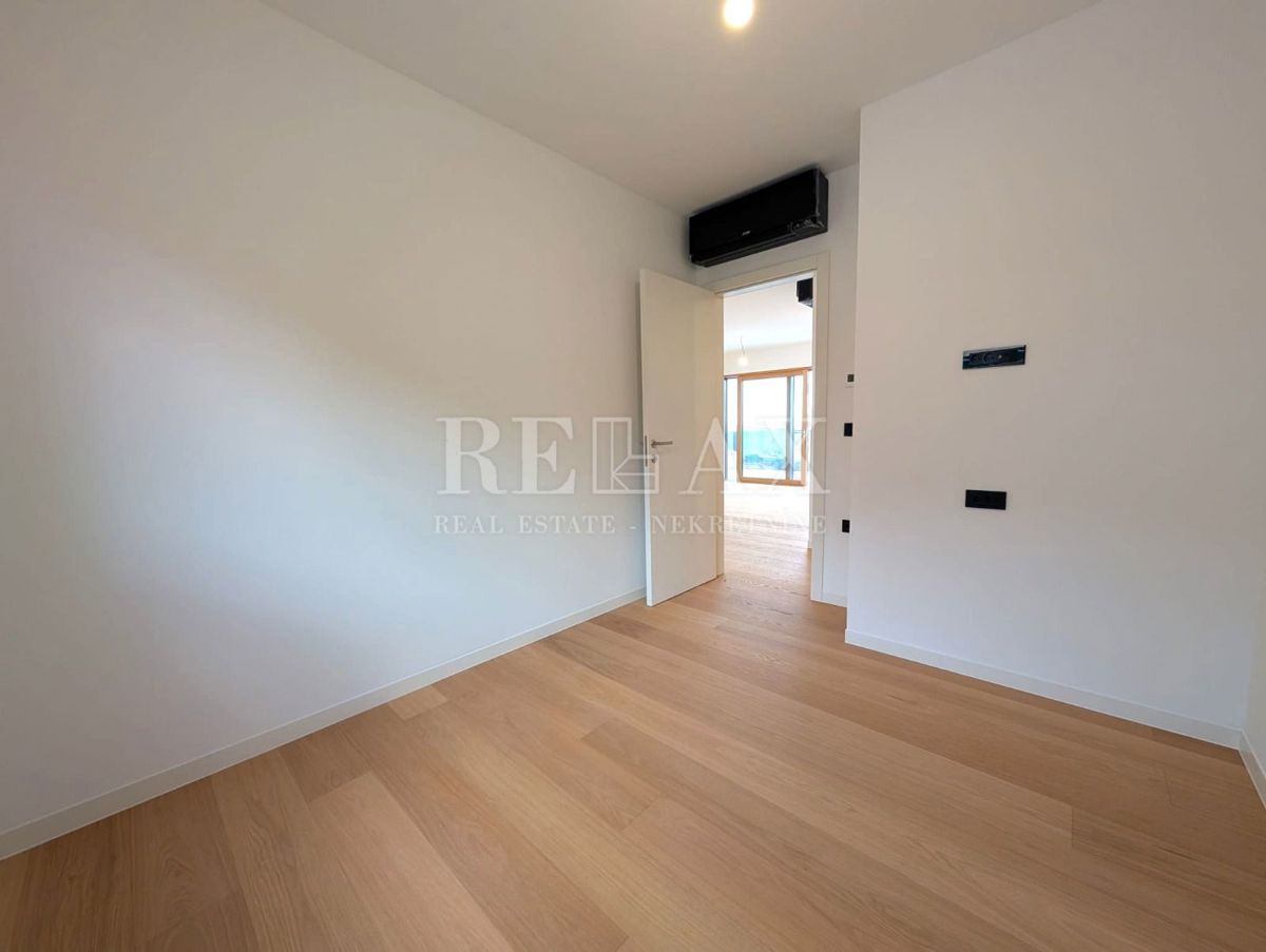 Rijeka, Kantrida - appartamento di lusso con 2 posti garage