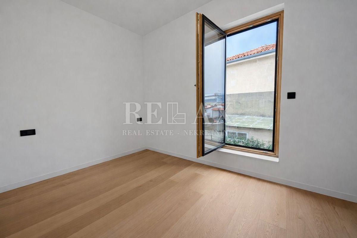 Rijeka, Kantrida - appartamento di lusso con 2 posti garage