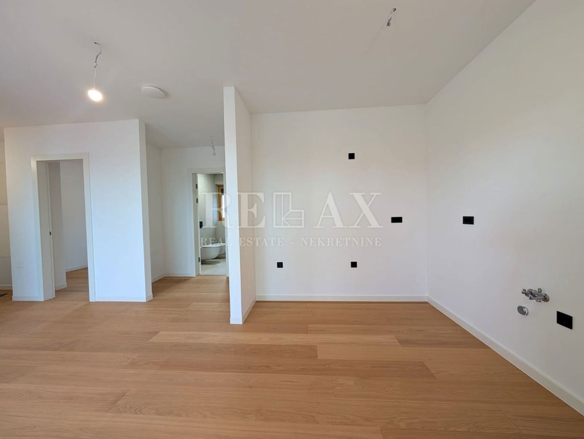 Rijeka, Kantrida - appartamento di lusso con 2 posti garage