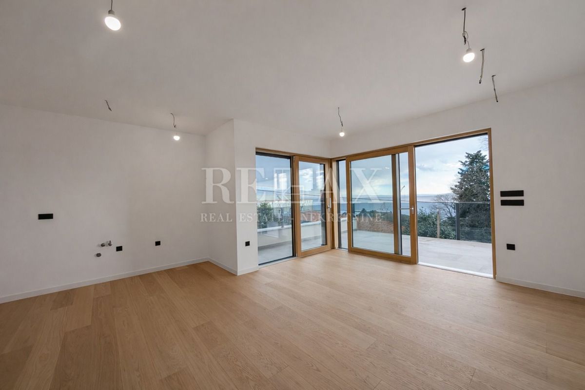 Rijeka, Kantrida - appartamento di lusso con 2 posti garage