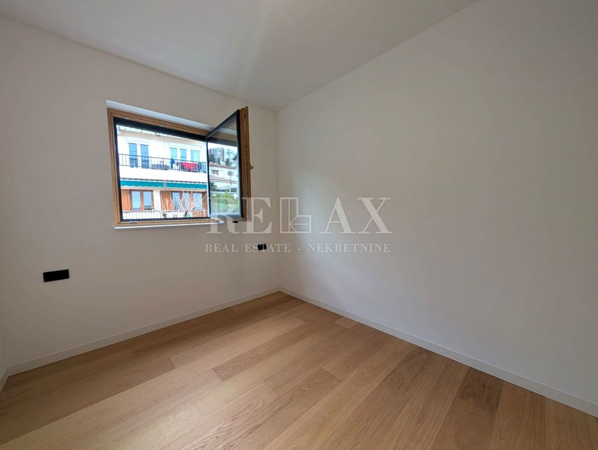 Rijeka, Kantrida - appartamento di lusso con 2 posti garage