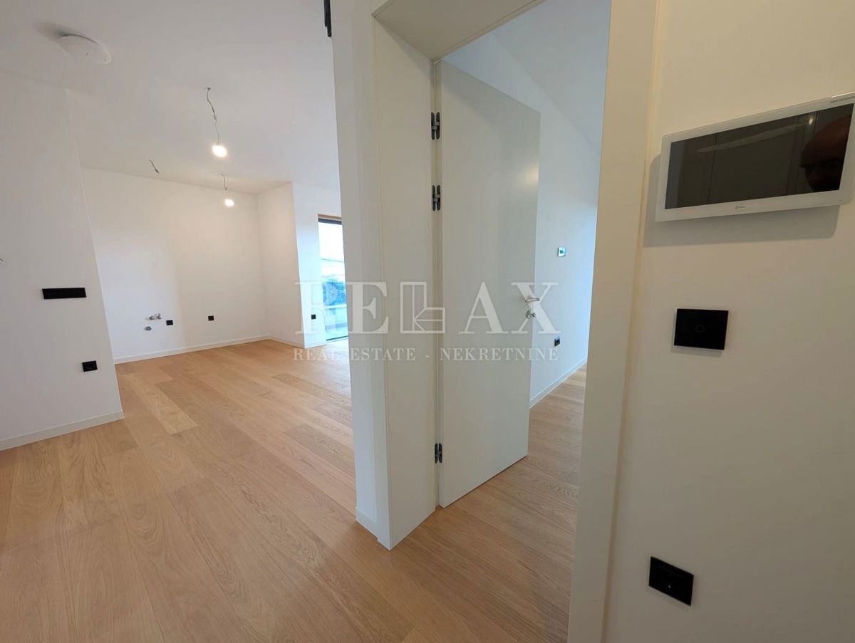 Rijeka, Kantrida - appartamento di lusso con 2 posti garage