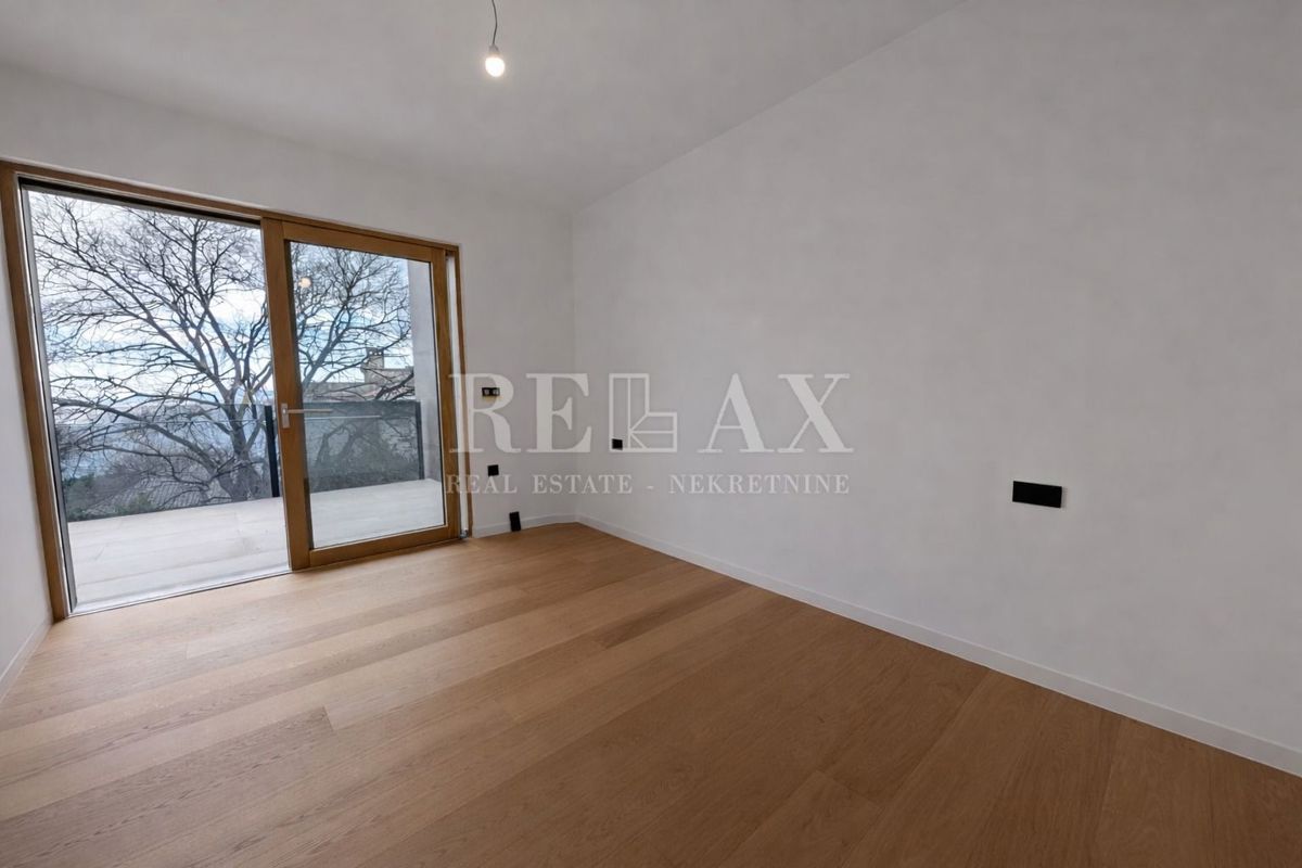 Rijeka, Kantrida - appartamento di lusso con 2 posti garage