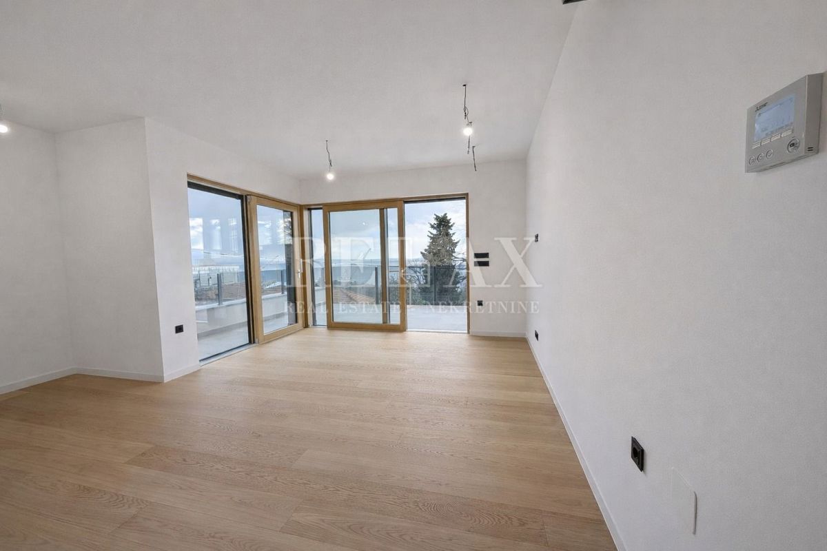 Rijeka, Kantrida - appartamento di lusso con 2 posti garage