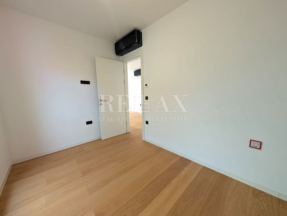 Rijeka, Kantrida - appartamento di lusso con 2 posti garage