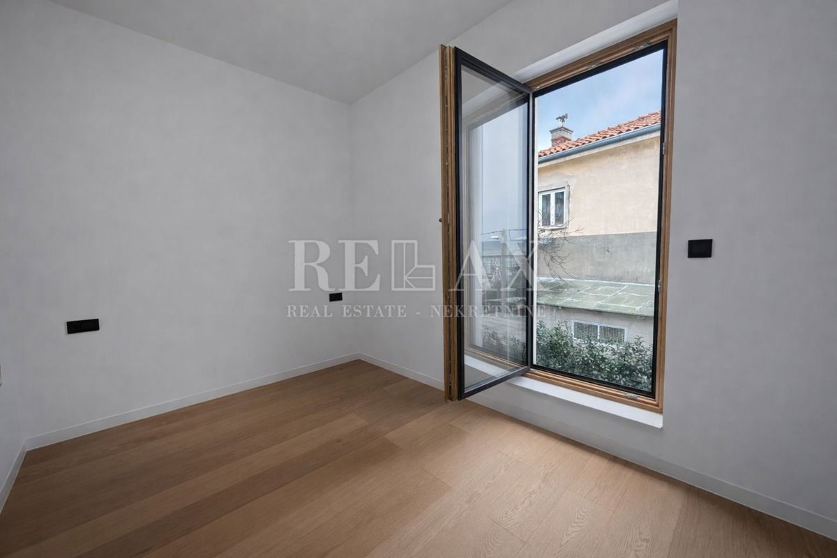 Rijeka, Kantrida - appartamento di lusso con 2 posti garage