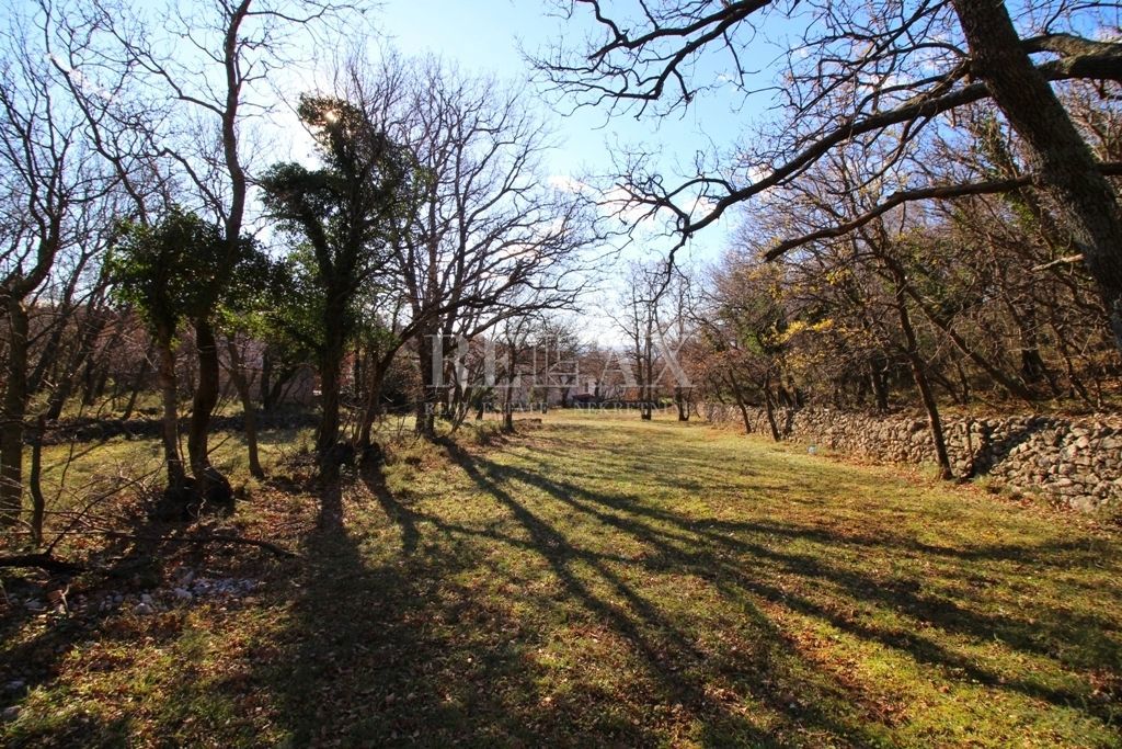 NOVI VINODOLSKI, POVILE - Terreno edificabile a 190 m dalla spiaggia
