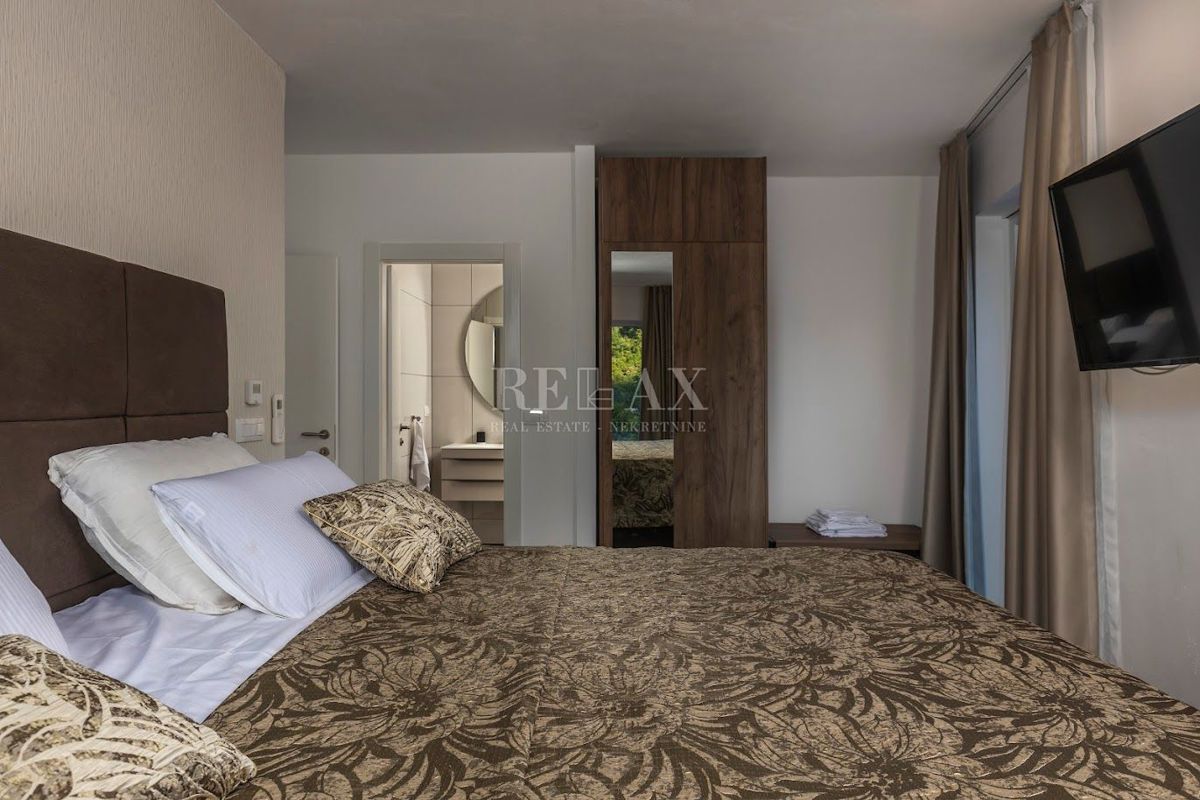 MOŠĆENIČKA DRAGA- Villa esclusiva con vista sul mare