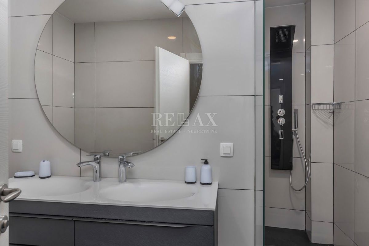 MOŠĆENIČKA DRAGA- Villa esclusiva con vista sul mare