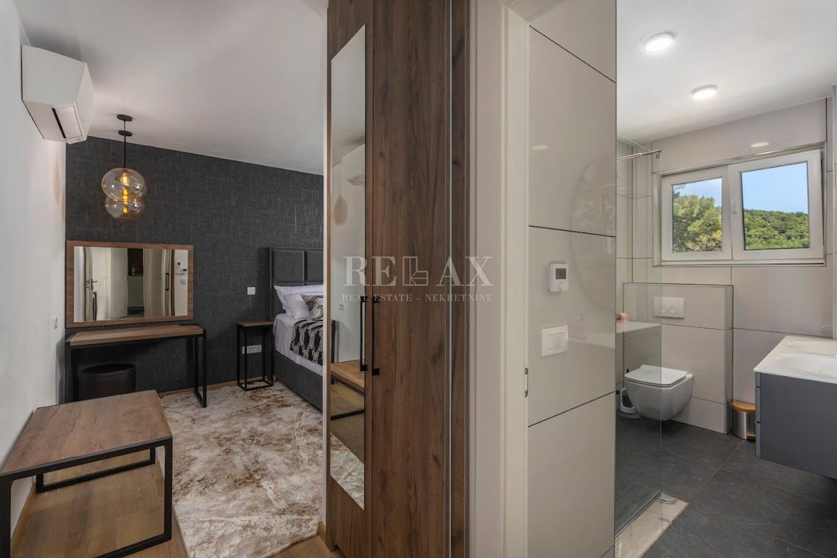 MOŠĆENIČKA DRAGA- Villa esclusiva con vista sul mare