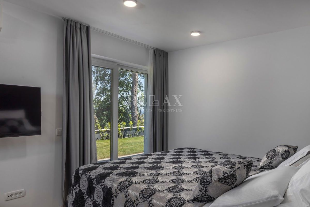 MOŠĆENIČKA DRAGA- Villa esclusiva con vista sul mare