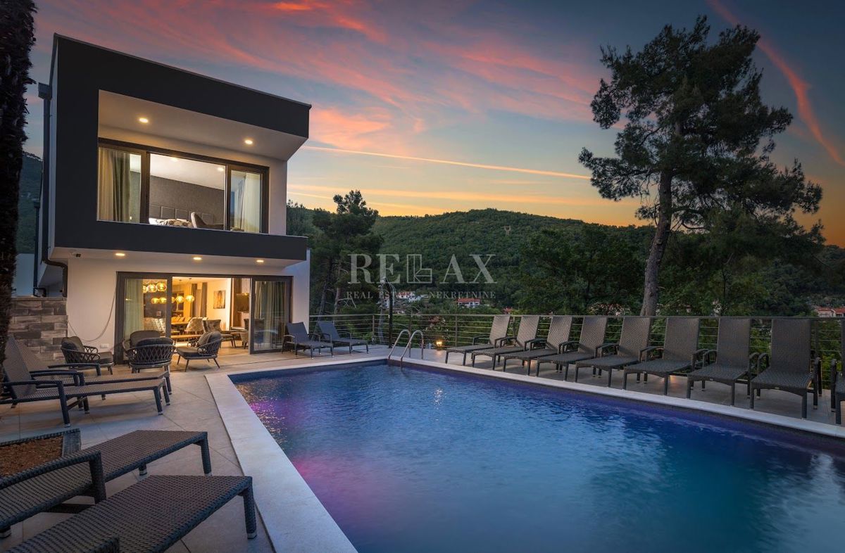 MOŠĆENIČKA DRAGA- Villa esclusiva con vista sul mare