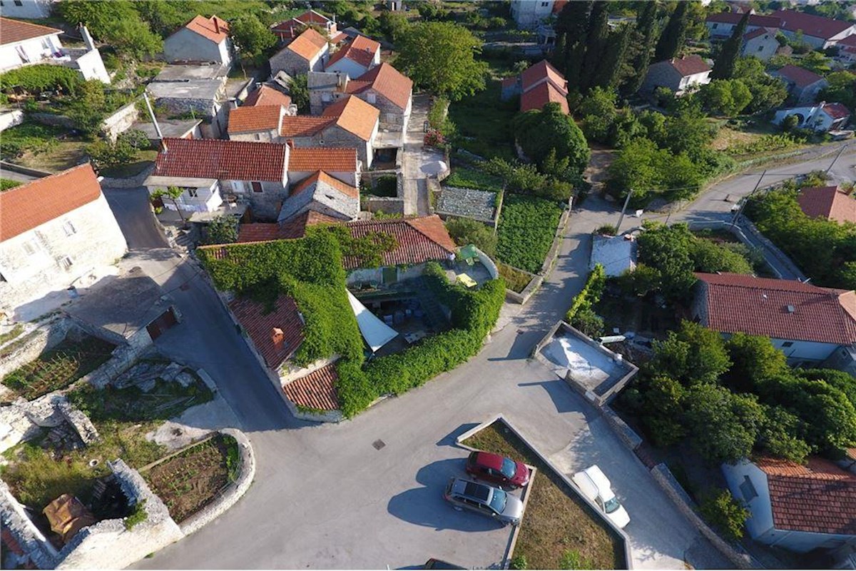 Brač, Nerežišće, Kuća na prodaju 698000€