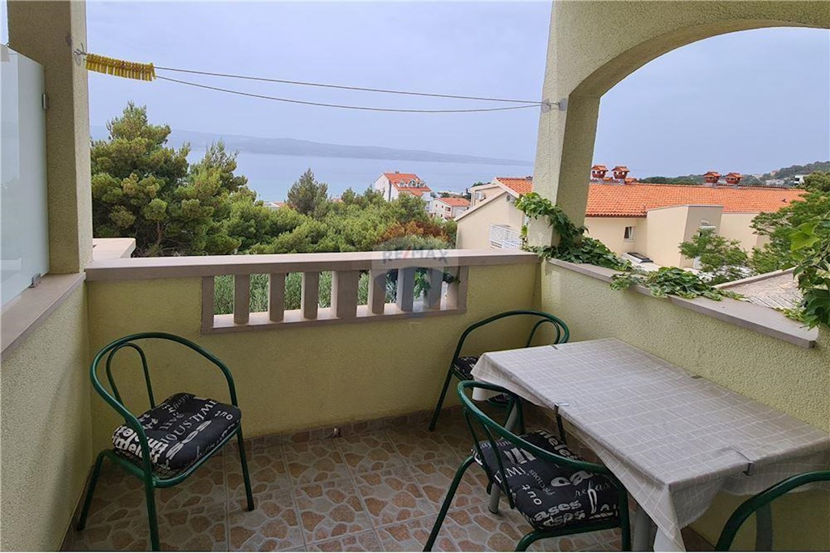 OMIŠ, DUČE, APPARTAMENTO IN CASA CON VISTA MARE E GARAGE