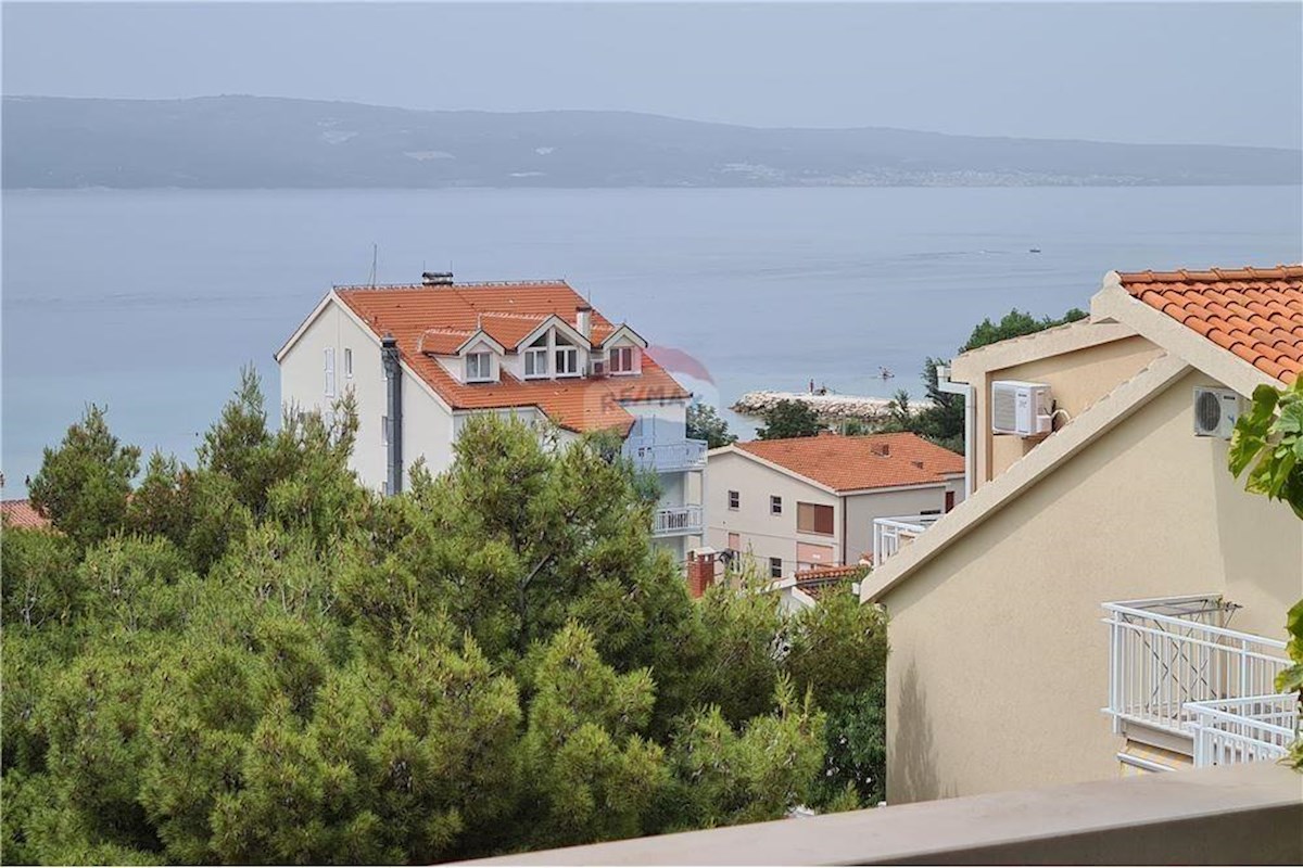 OMIŠ, DUČE, APPARTAMENTO IN CASA CON VISTA MARE E GARAGE