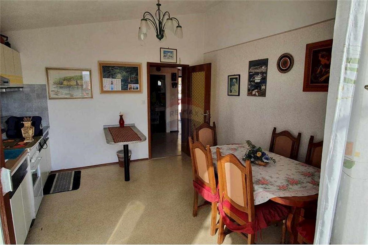 CASA CON 3 APPARTAMENTI E BELLISSIMA VISTA