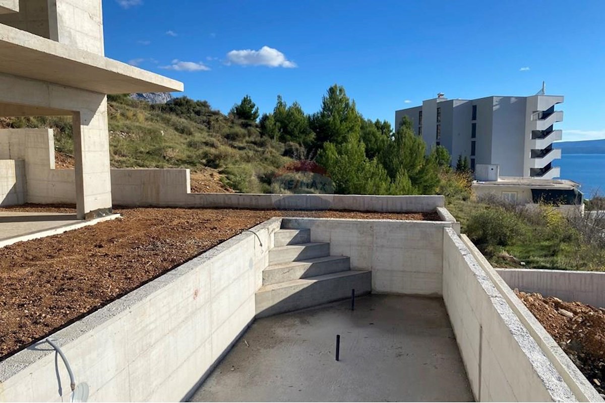 Villa di Lusso con Piscina a Sfioro e Vista Panoramica sul Mare a Duće, parte di Dugi Rat vicino a Omiš