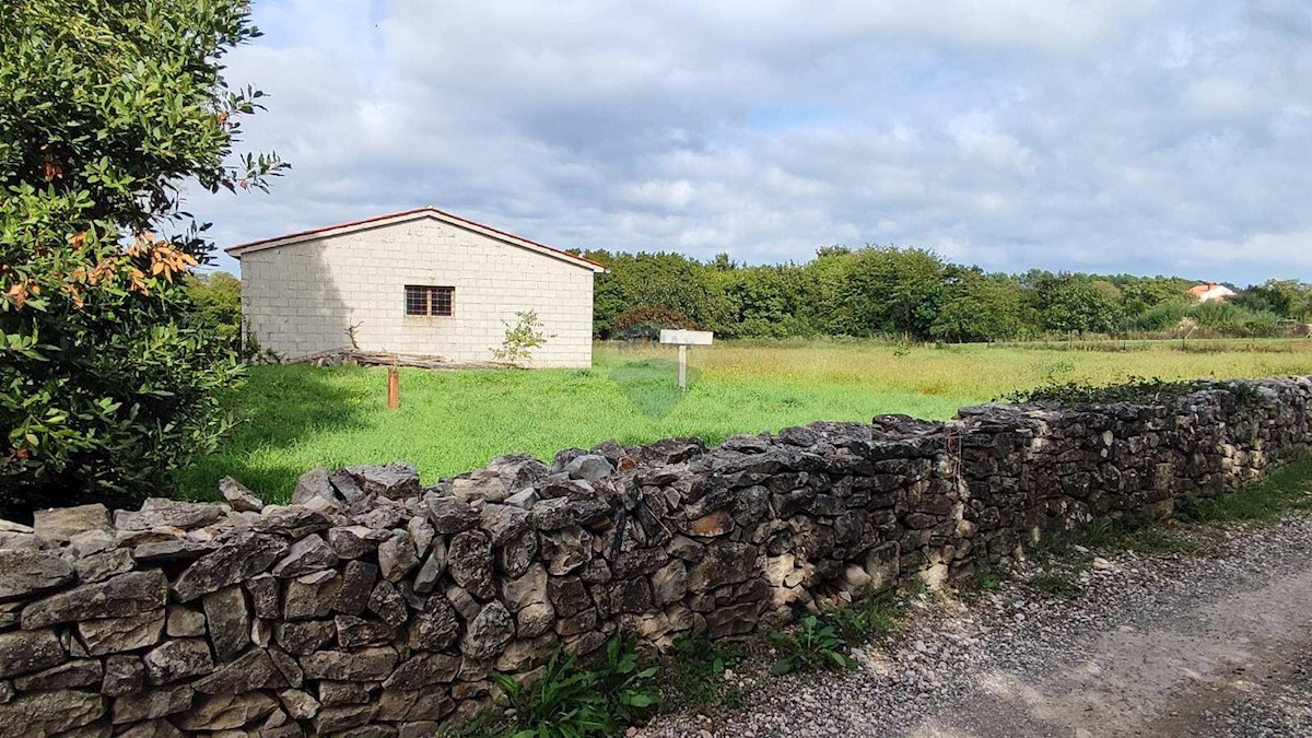 Terreno edificabile Krnica, Marčana, 3.707m2