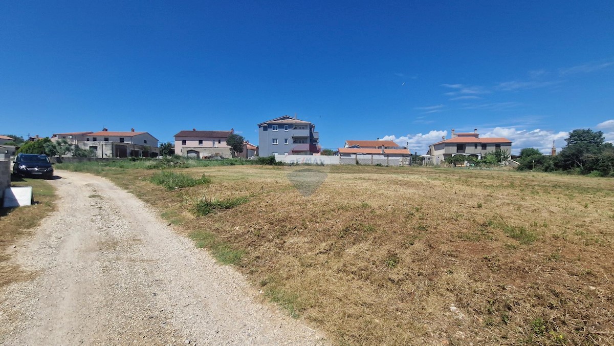 Terreno edificabile Šišan, Ližnjan, 1.699m2