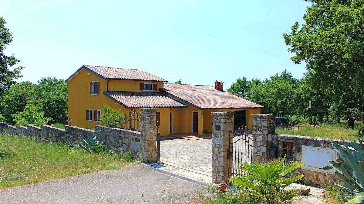 Casa Sveti Lovreč, 470m2