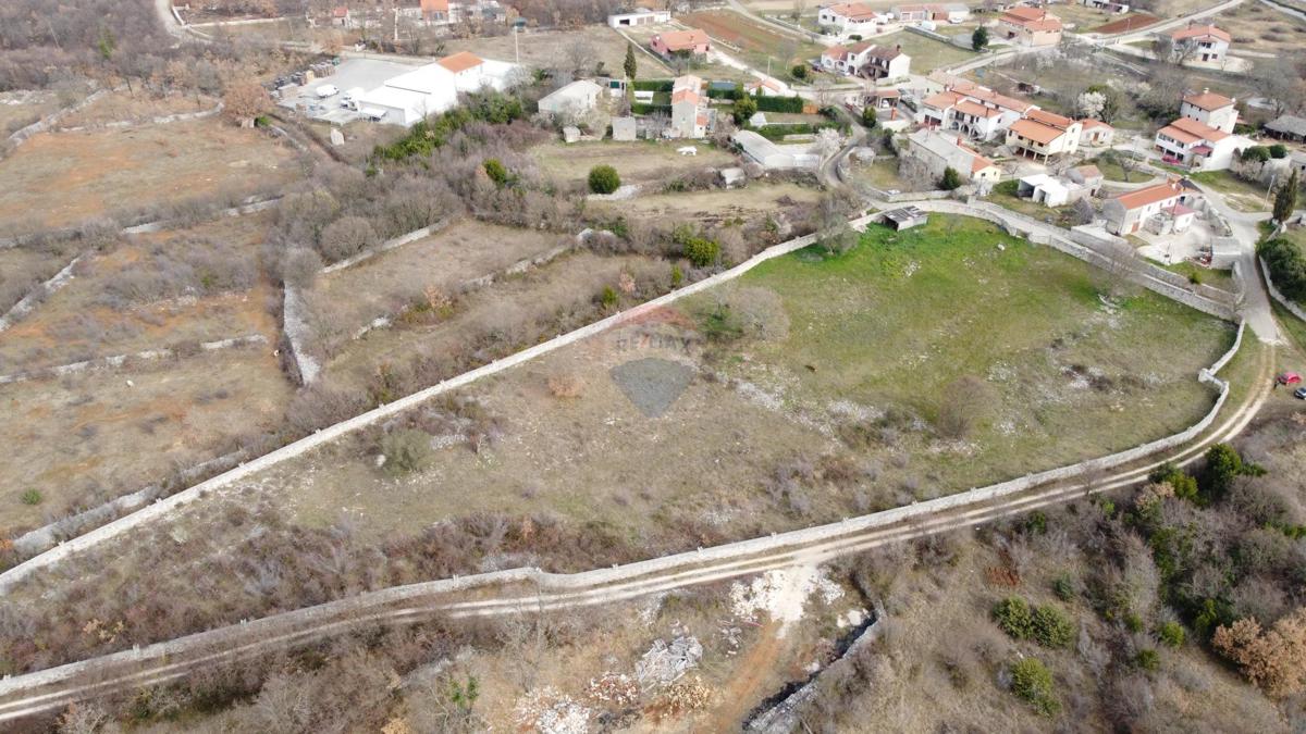ISTRIA, KANFANAR – Terreno Edificabile con Vista Mare