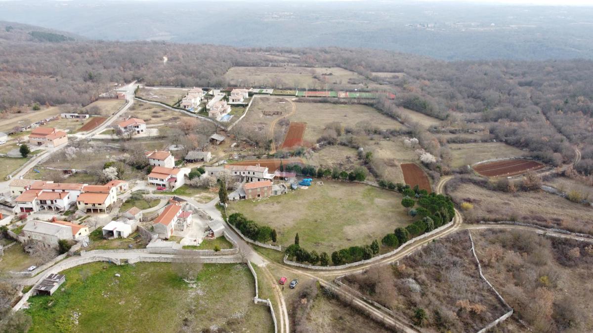 ISTRIA, KANFANAR – Terreno Edificabile con Vista Mare