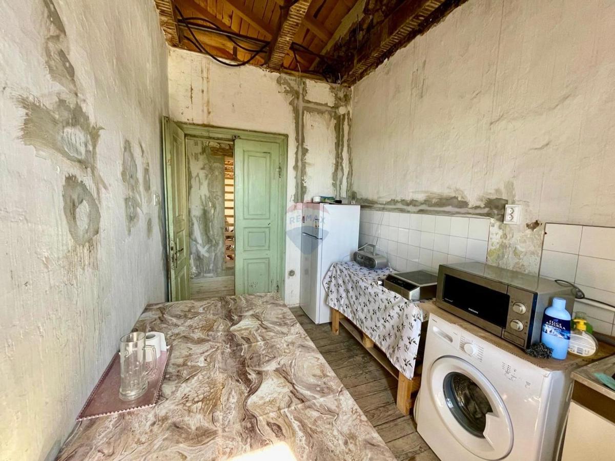 Bribir – Casa Antica con Ristrutturazione Iniziata