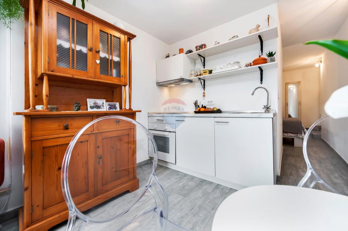 Rovigno, Borik - mezza casa in posizione perfetta a 300 m dalla spiaggia
