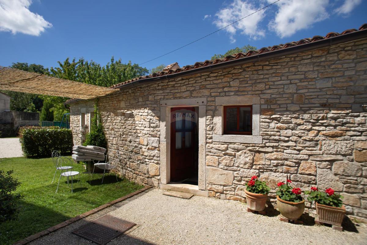ISTRA, KANFANAR - Bellissima Casa in Pietra Istriana Autentica