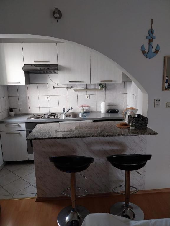Senj – appartamento con una camera da letto sul mare