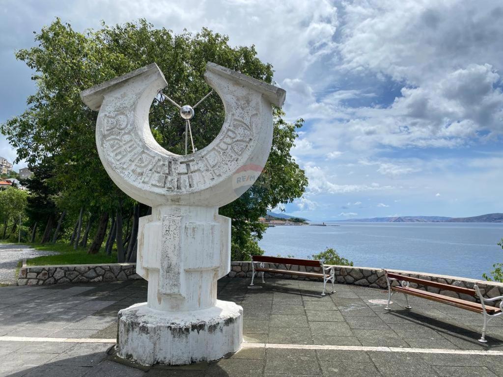 Senj – appartamento con una camera da letto sul mare