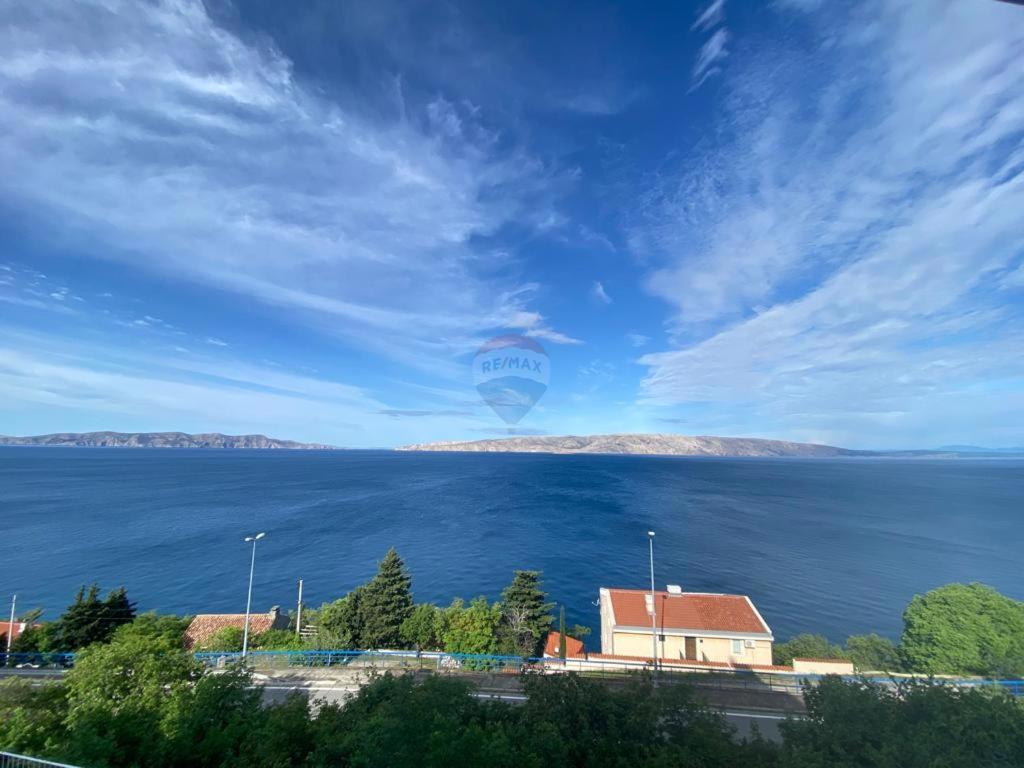 Senj – appartamento con una camera da letto sul mare