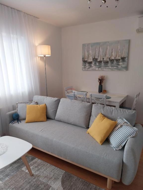 Senj – appartamento con una camera da letto sul mare