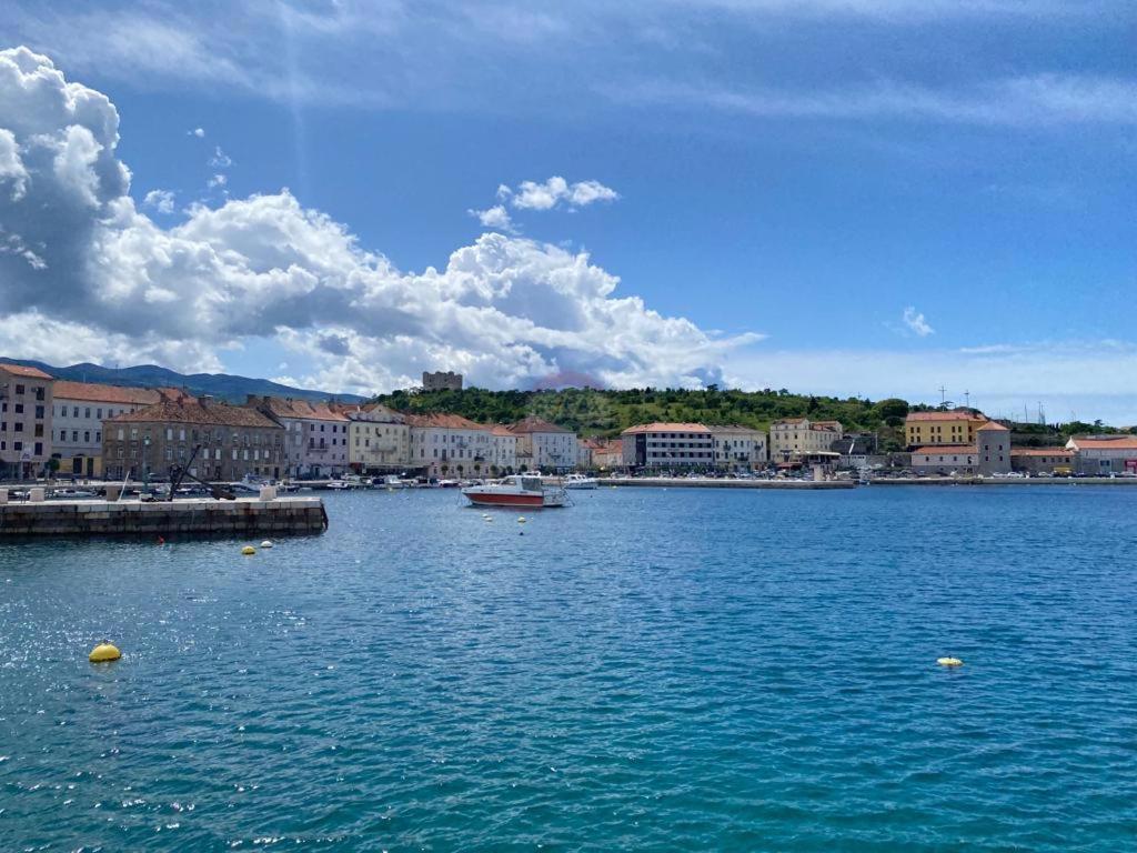 Senj – appartamento con una camera da letto sul mare