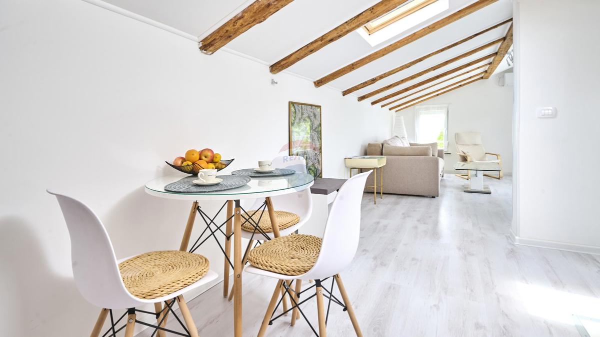 Istria, Umago, dintorni – Appartamento con ampio balcone