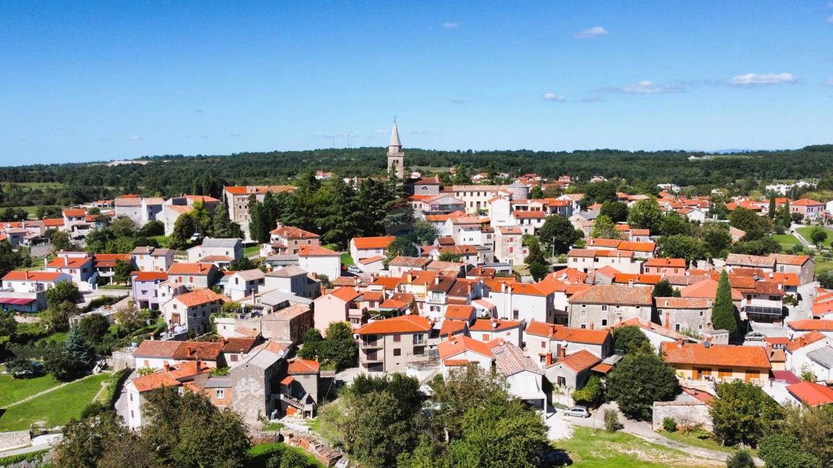 Terreno edificabile Žminj, 907m2