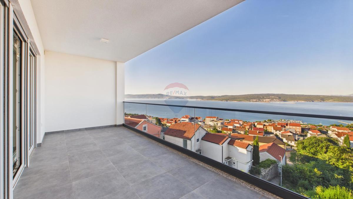 Crikvenica – nuova costruzione con vista, terrazza e parcheggio